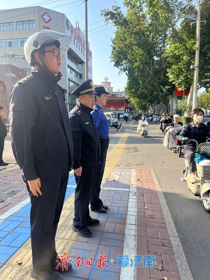 双节“城管蓝”守护“烟火红”！市中城管织密城市保障网