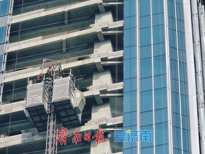 项目强省会｜210米超高层“新装”亮相