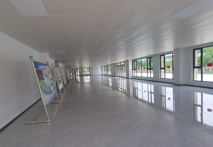 二层设观景平台，省道103旅游公路门牙驿站建成