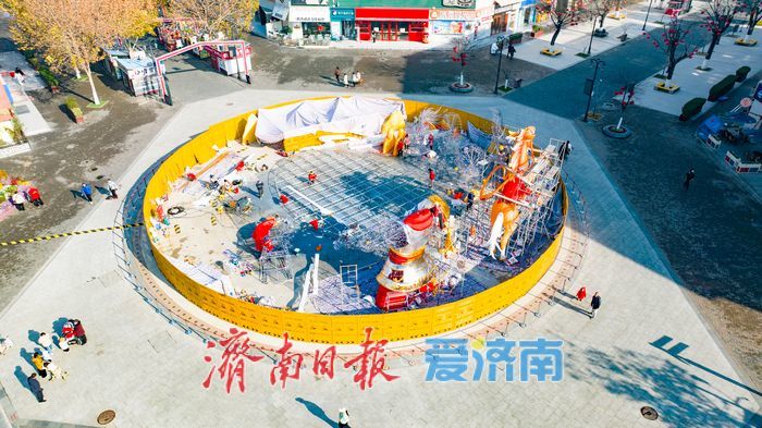 一年四季 泉在济南｜印象济南布置马年花灯 中心喷泉骏马形象初具规模