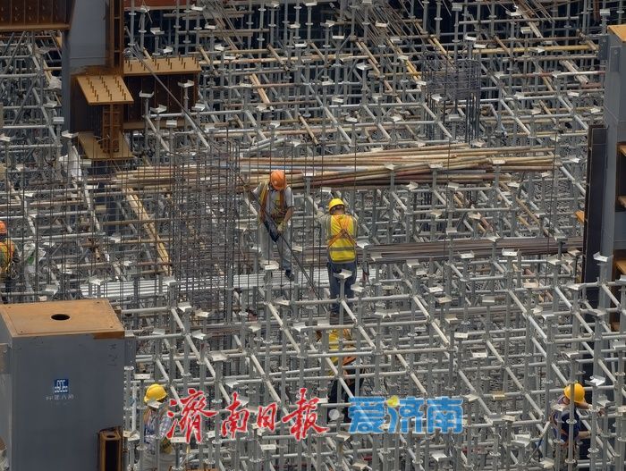 春潮涌动建设忙，济南西部在建“第一高”拔节生长