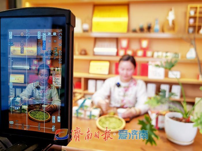 “新业态中的权与责”系列观察③“三方对话”探访主播岗位“行规”：“新打工人”的“逆袭困局”