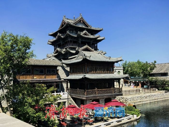 秋日明水古城 水天相映如画