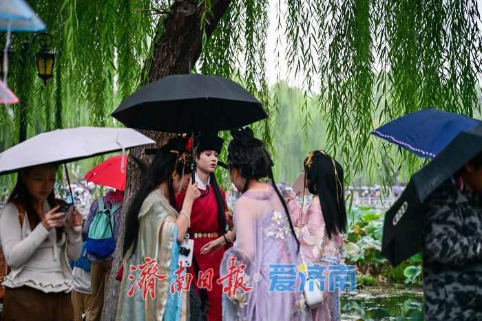 一年四季 泉在济南 