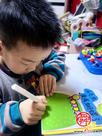 读书读出新花样？鹤琴英华幼儿园的世界读书日太会“整活”啦！