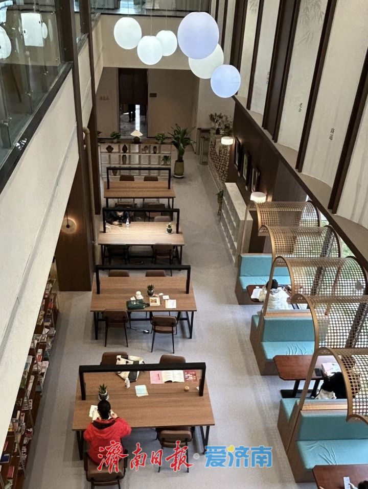 当阅读像泉水般自然流淌——一城泉水一城书