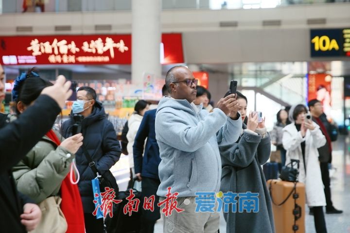 春运首日，“万福”到家