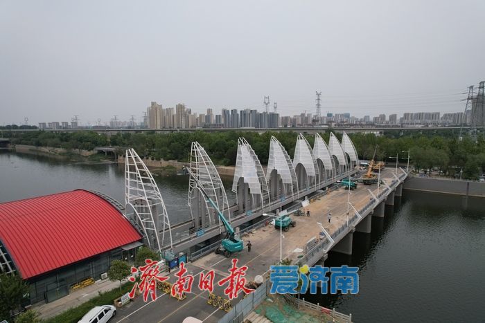 济南小清河洪园节制闸完成升级，七孔全开保障汛期安全