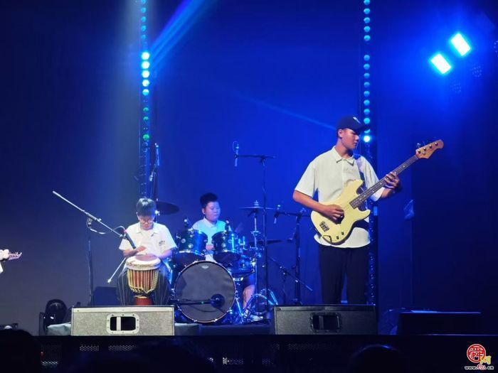 少儿乐队燃爆泉城  青春音浪席卷摩登天空