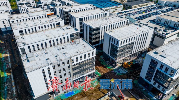 项目强省会｜中交（济南）创芯智谷项目加速“扮靓”，室外及安装工程过半