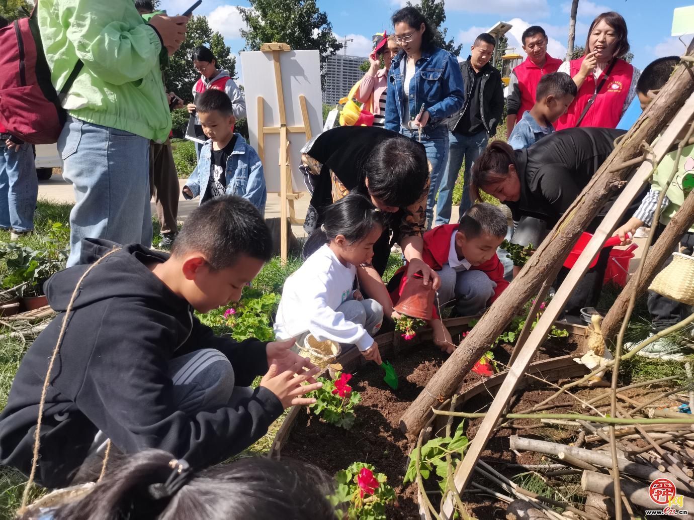 落木化春 绿妆泉城 济南园林绿化废弃物演绎环保创意大变身