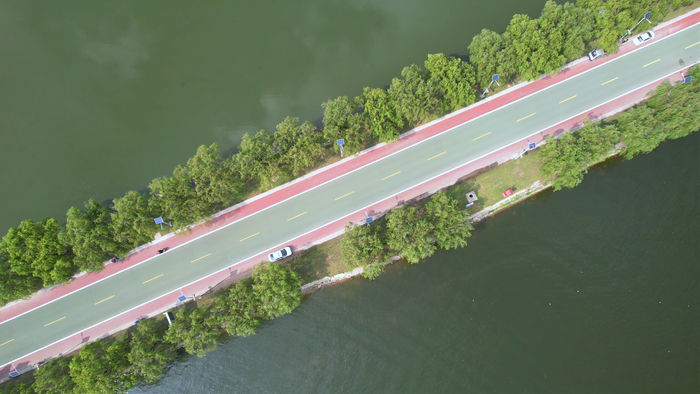 初秋雪野 湖光山色风光美