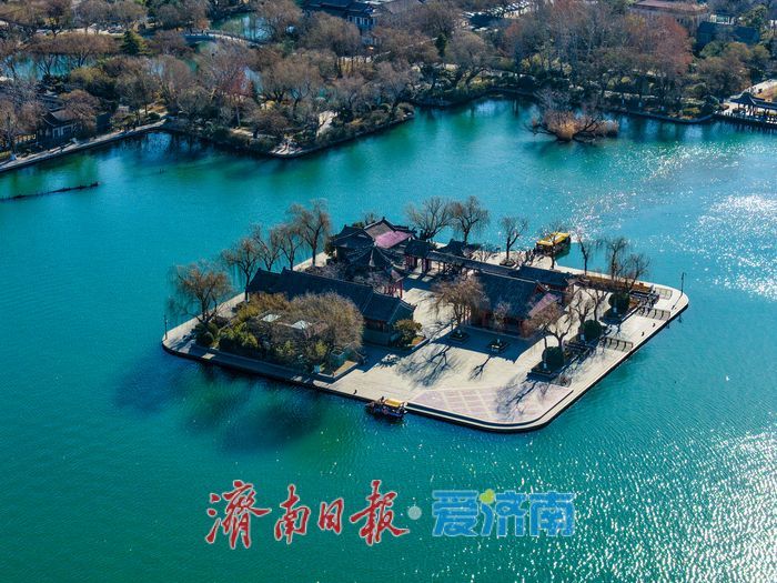 碧水映晴空 大明湖冬日古韵绘新卷