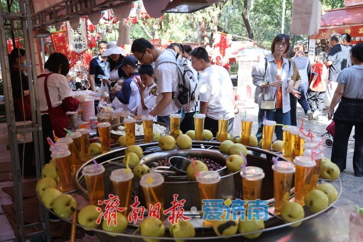 千佛山国庆游园会人气旺 赏景品韵乐享假期