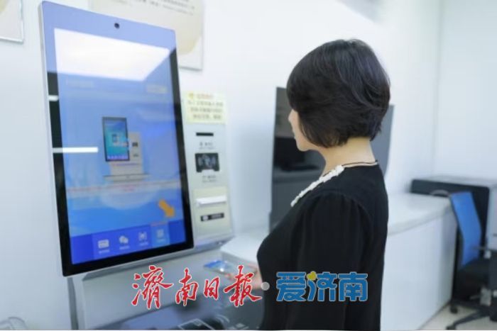 “一碰亮码”！济南电子社保卡多场景实现“秒级亮码”新服务