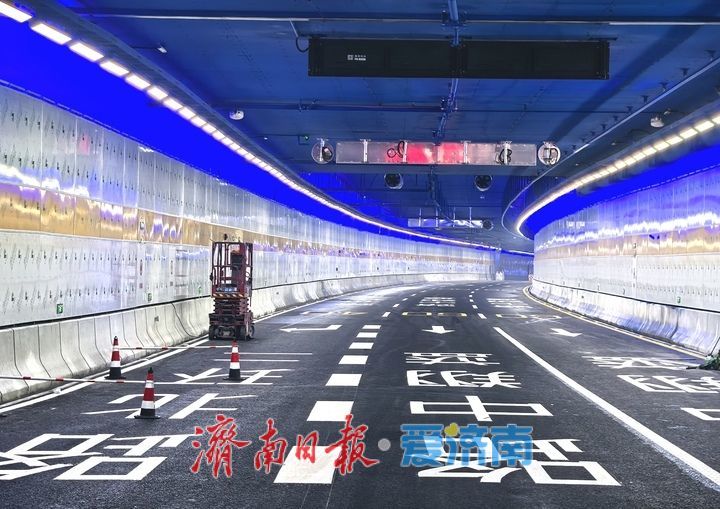 黄岗路黄河隧道南出入口亮相