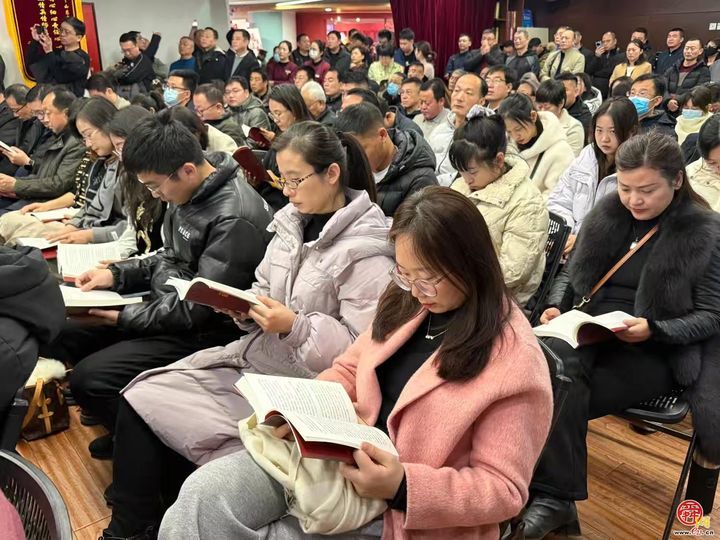 章丘作家牛余和《蘸火记》新书发布会举行！