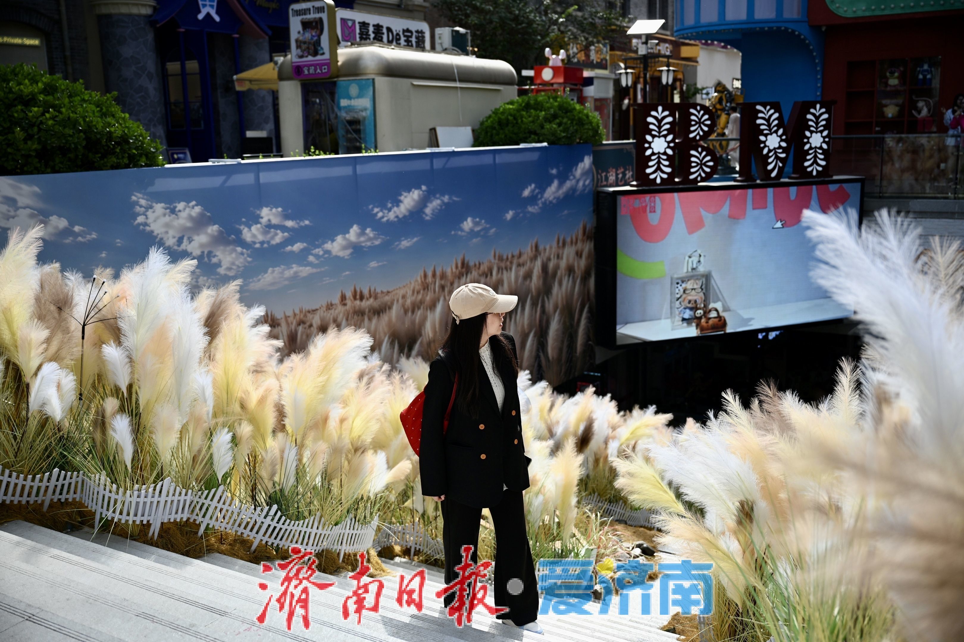芦荻纷飞秋意浓 济南老商埠十一打卡热度持续攀升