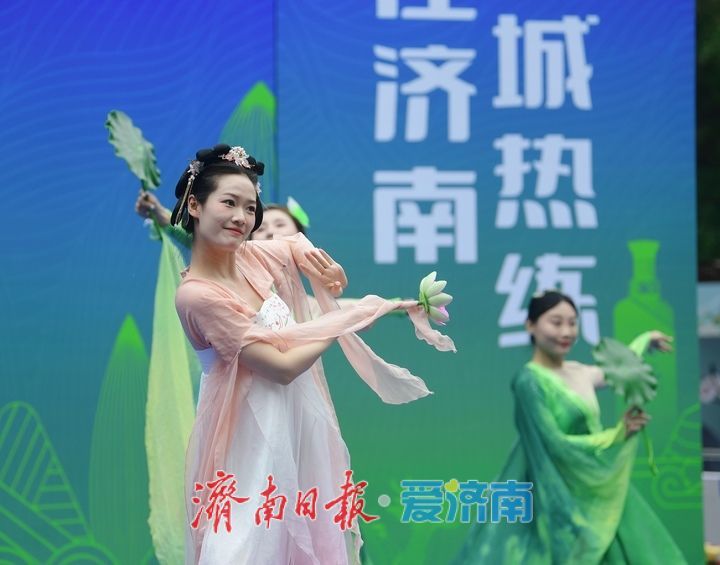 一年四季 泉在济南丨劈波斩浪，端午节龙舟竞渡大明湖