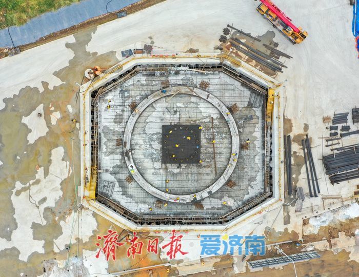 济南腊山河西路北延工程取得关键进展 超大承台浇筑完成