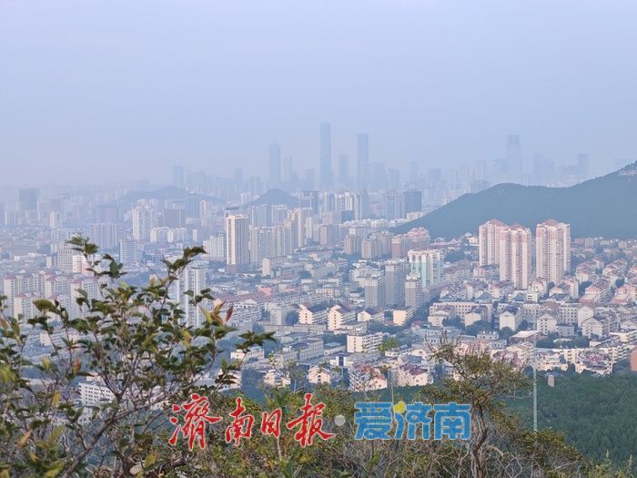泉城秋日现“空中快递员”，千佛山无人机外卖航线引围观