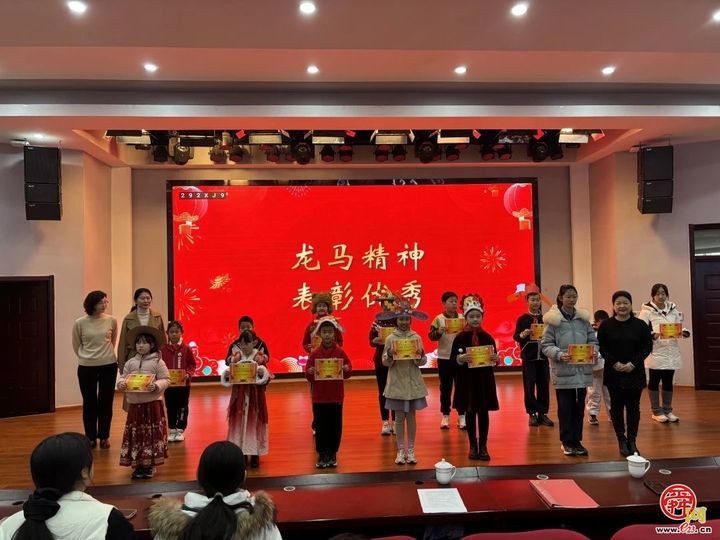 新年展 “新帽”，策马向目标 —— 济南市历下区龙德学校开学典礼创意启新程