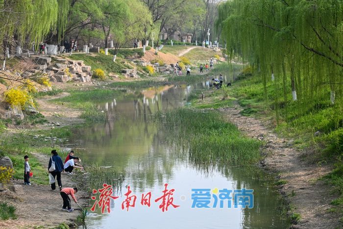 春意盎然腊山河 亲子乐园笑声多