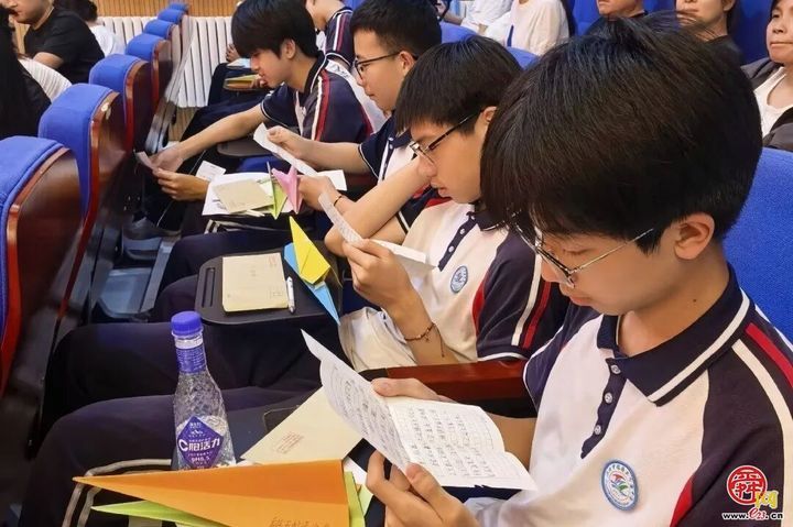 扬帆起航逐梦想 向海而行铸荣光——外海中学2026届九年级毕业仪式圆满举行