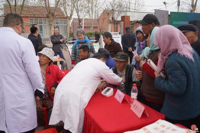 章丘区“新时代文明实践大篷车”走进高官寨街道