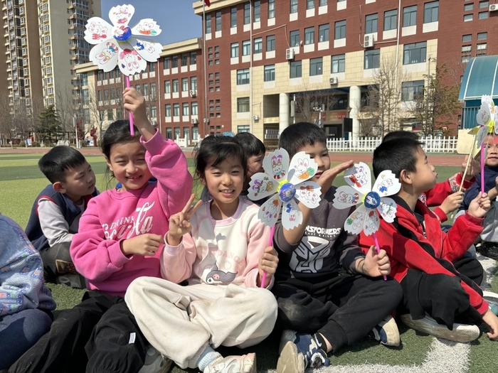 高新区劝学里小学的“上春山”让孩子们走入大自然