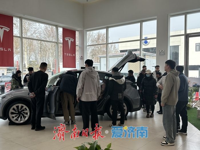 首推“车保+消费券”补贴新模式！济南“万马奔腾”促消费