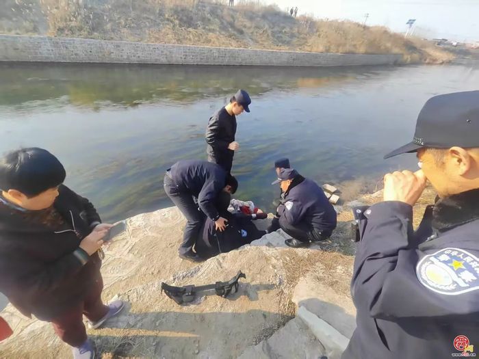 冰河勇救显真情 寒冬暖心传大爱 章丘绣惠街道康陈村警民联手成功营救落水群众纪实