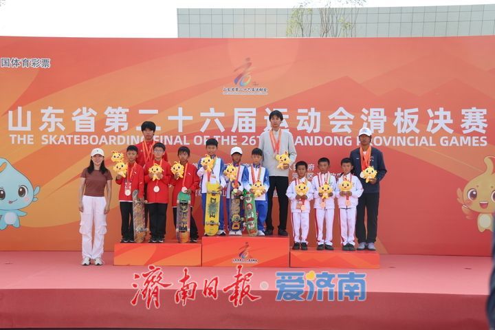 “小孩姐”领衔国际，小将闪耀省赛！济南滑板省运斩获4金5银