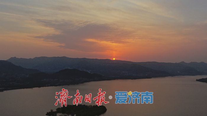 一年四季 泉在济南丨静影流金，卧虎山水库定格冬日暮色