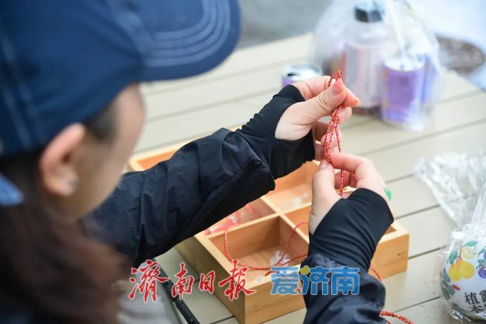 “龙潭纳福·泉享瑞阳”，在五龙潭解锁泉畔端午烟火与安康