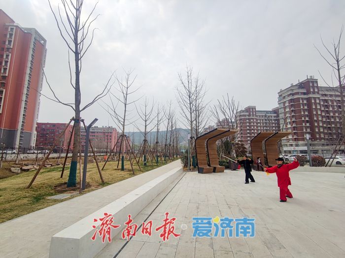 济南腊山河西路南延段滨水景观带成市民休闲新去处