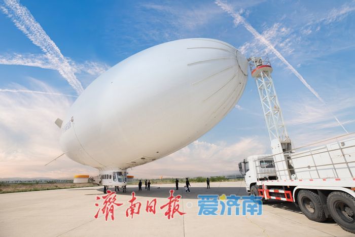 “祥云”腾空起 云端瞰泉城 AS700载人飞艇山东首飞成功