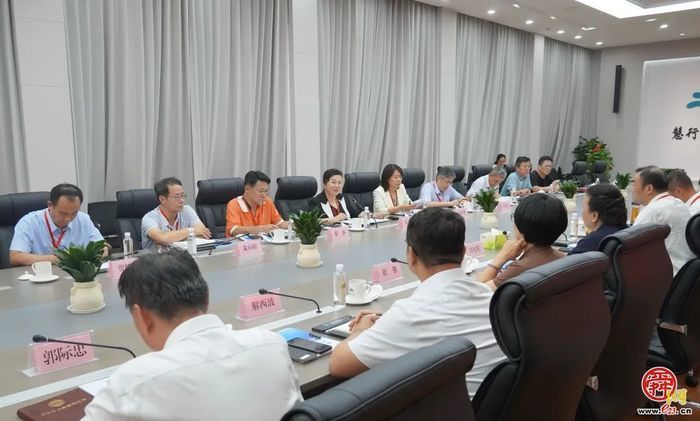 市政协“‘路’力同心共享通畅——优化城市道路刨掘管理”月度商量调研组开展第三次现场商量