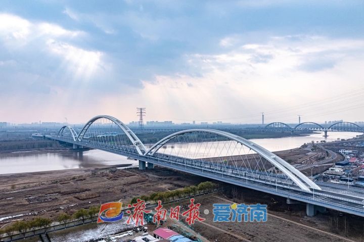 拉近城市空间、延伸发展脉络——两桥通车“满月”累计车流量突破120万