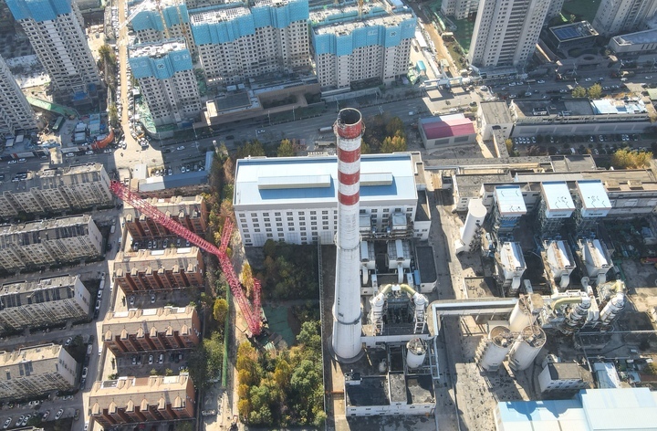 东新热电厂烟囱开拆，腾出绿色发展新空间