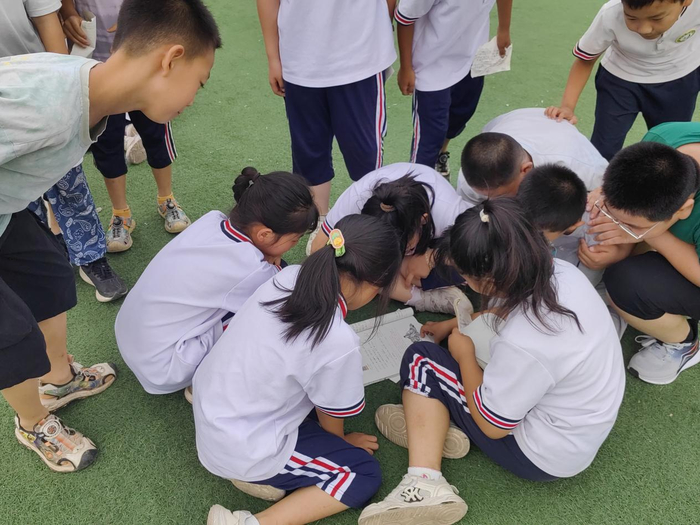 商河县郑路镇展家小学“快乐点亮青春”为儿童心理减压