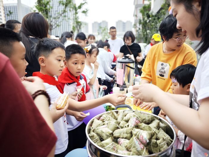 千人共赴帐篷之约！槐荫区弘雅学校帐篷节点亮璀璨夏夜