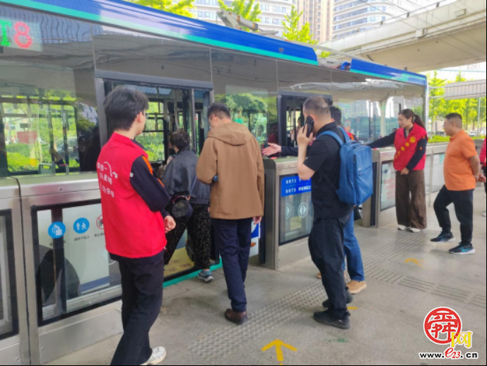 志愿服务“不打烊” “智慧城管”助力假期文明出行
