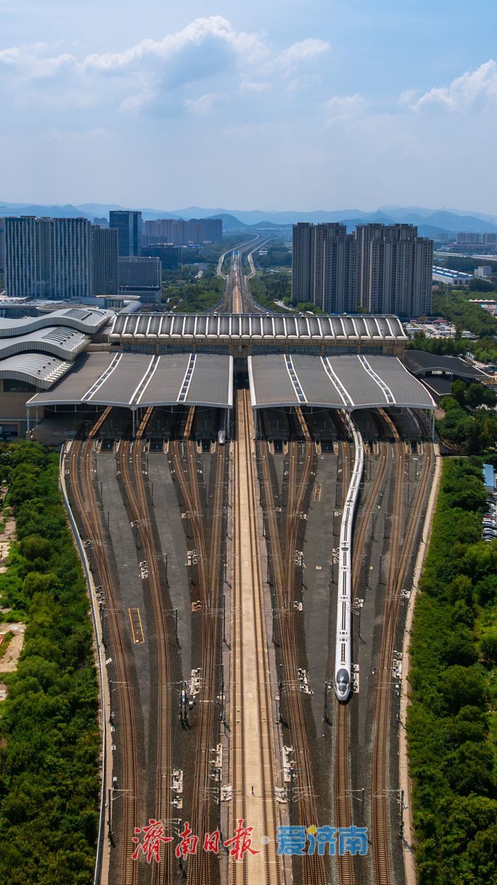 航拍视角下，济南西城展蓬勃发展新貌