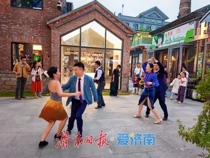 一年四季 泉在济南丨30000+！国庆假期济南上新街单日客流量刷新纪录