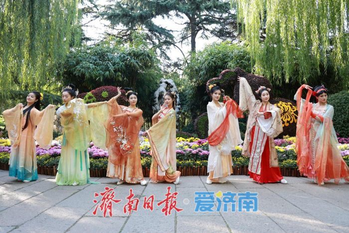 亮点纷呈 体验升级 第46届趵突泉金秋菊展今起开展