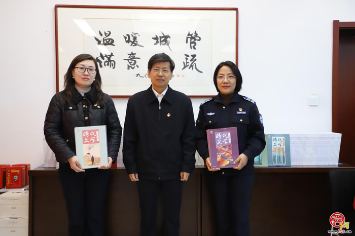 为“温暖城管”持续注入文化动能 济南城管联合省文学期刊社开展进社区 “走城管一线”活动