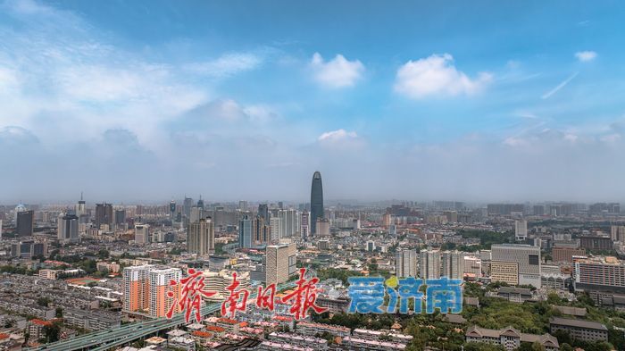 一年四季 泉在济南丨白云朵朵 雨后济南再现动人“泉城蓝”