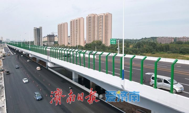 项目强省会｜隔音声屏障、交通标识牌陆续安装，济南工业北路快速路东延全速冲刺10月通车