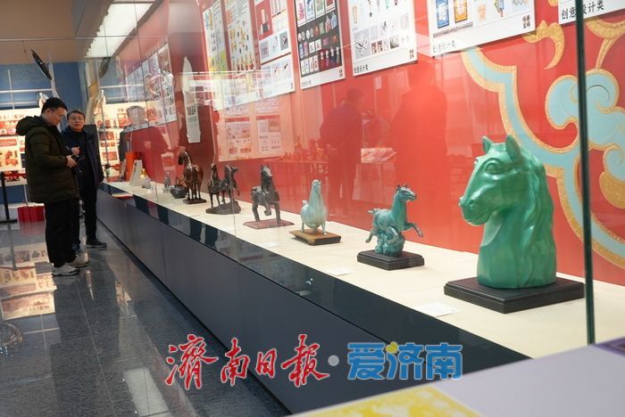 2026 “瑞兽呈祥” 生肖创意展受热捧 马年文创与非遗齐出圈